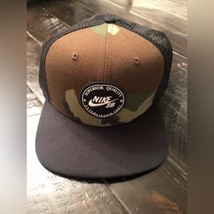 Nike SB camo hat
